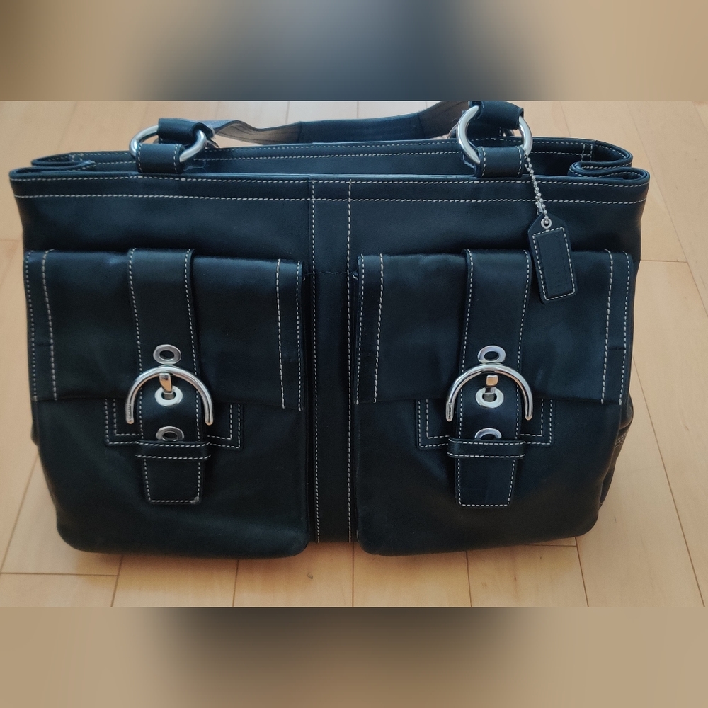 Coach leather shoulder bag